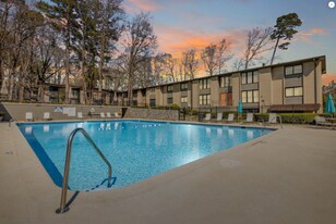 1498 Dresden Dr NE in Atlanta, GA - Building Photo