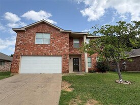 2708 Maegen Cir in Fort Worth, TX - Building Photo