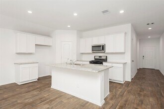 20352 Tembec Dr in Roman Forest, TX - Building Photo - Building Photo