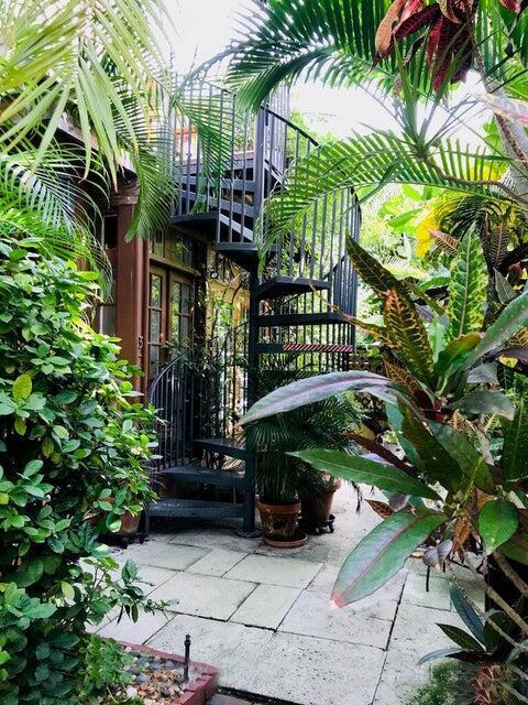 232 Australian Ave in Palm Beach, FL - Building Photo