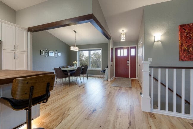 property at 1605 Arizona Ave