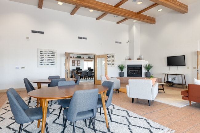 Casa Bandera in Las Cruces, NM - Foto de edificio - Interior Photo