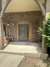 209 NW Highland Ln in Blue Springs, MO - Building Photo - Building Photo