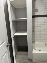 2827 W 23rd St, Unit 1B in Chicago, IL - Foto de edificio - Building Photo