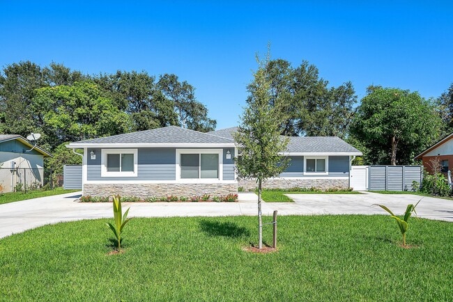 611 Davis Rd
