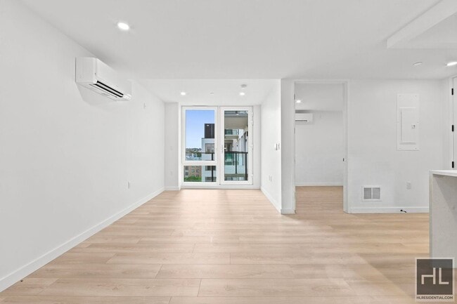 4 AVENUE