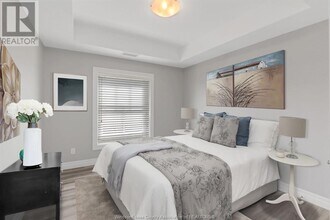 728 Brownstone Dr in Lakeshore, ON - Building Photo - Building Photo