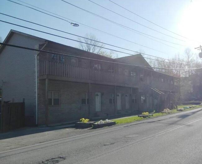 Brook Creek Apartments in Morgantown, WV - Building Photo - Building Photo