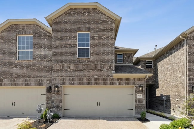 property at 1719 Lisa Ct