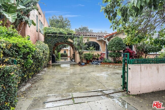 4020 Brunswick Ave in Los Angeles, CA - Building Photo - Building Photo