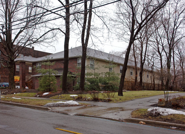 Arrowhead at Portage Path in Akron, OH - Building Photo - Building Photo