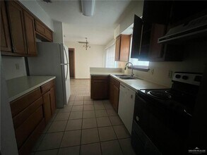12 Avocet Ave in McAllen, TX - Building Photo - Building Photo