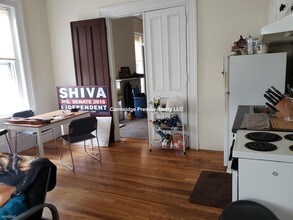 86 Ellery St-Unit -Apt 1 in Cambridge, MA - Foto de edificio - Building Photo