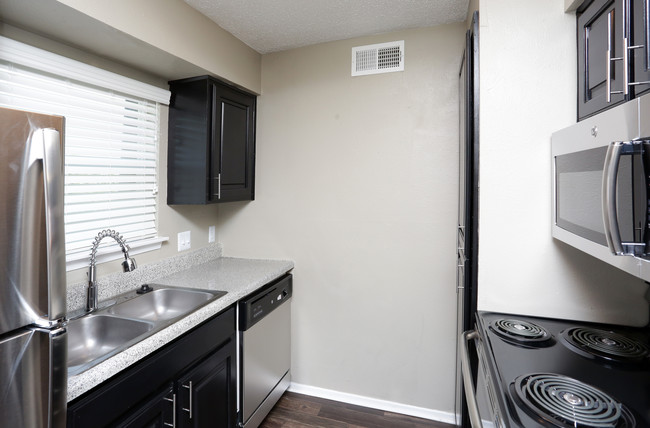 The Avery Apartments in Bedford, TX - Foto de edificio - Interior Photo