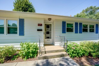 460 Hilton Dr in Madison, WI - Foto de edificio - Building Photo