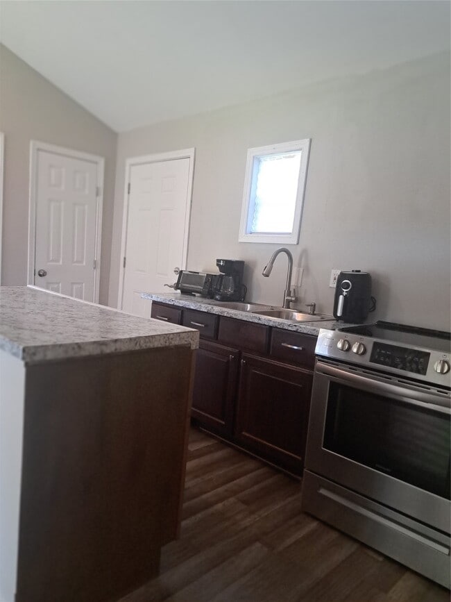 1516 W Creek Dr in Conroe, TX - Building Photo - Building Photo