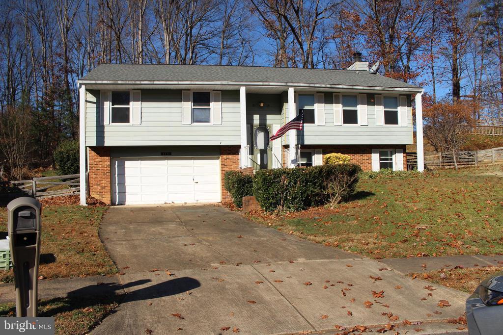 6216 Fushsimi Ct in Burke, VA - Building Photo