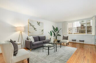 540 Kelton Ave in Los Angeles, CA - Building Photo - Building Photo