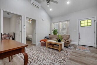 15 Arapaho Trl in Crawfordville, FL - Building Photo - Building Photo