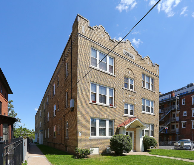 134 Seymour St in Hartford, CT - Foto de edificio - Building Photo