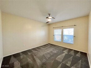 10820 Amber Ridge Dr in Las Vegas, NV - Building Photo - Building Photo