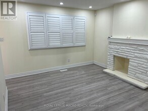 1032 Mud St E in Hamilton, ON - Building Photo - Building Photo