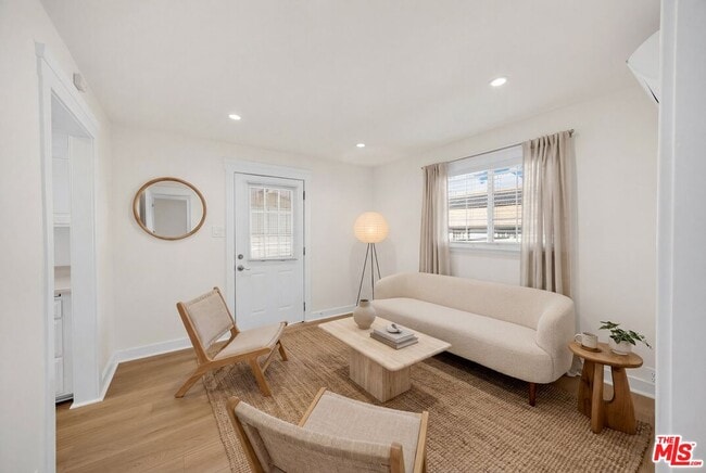 6190 Mesa Ave in Los Angeles, CA - Building Photo - Building Photo