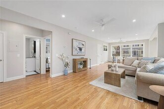 146 Evergreen St in Providence, RI - Foto de edificio - Building Photo