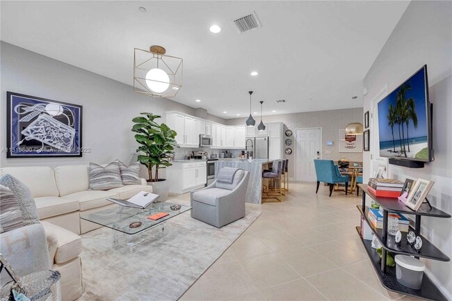 2957 St Thomas Dr in Hollywood, FL - Building Photo - Building Photo