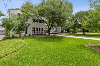 211 College Blvd in San Antonio, TX - Building Photo - Building Photo