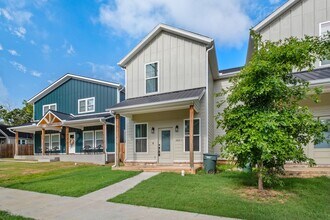 1421 S Duncan Ave in Fayetteville, AR - Building Photo - Building Photo