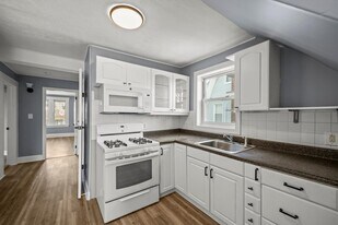 108 E Gibbons St in Linden, NJ - Building Photo