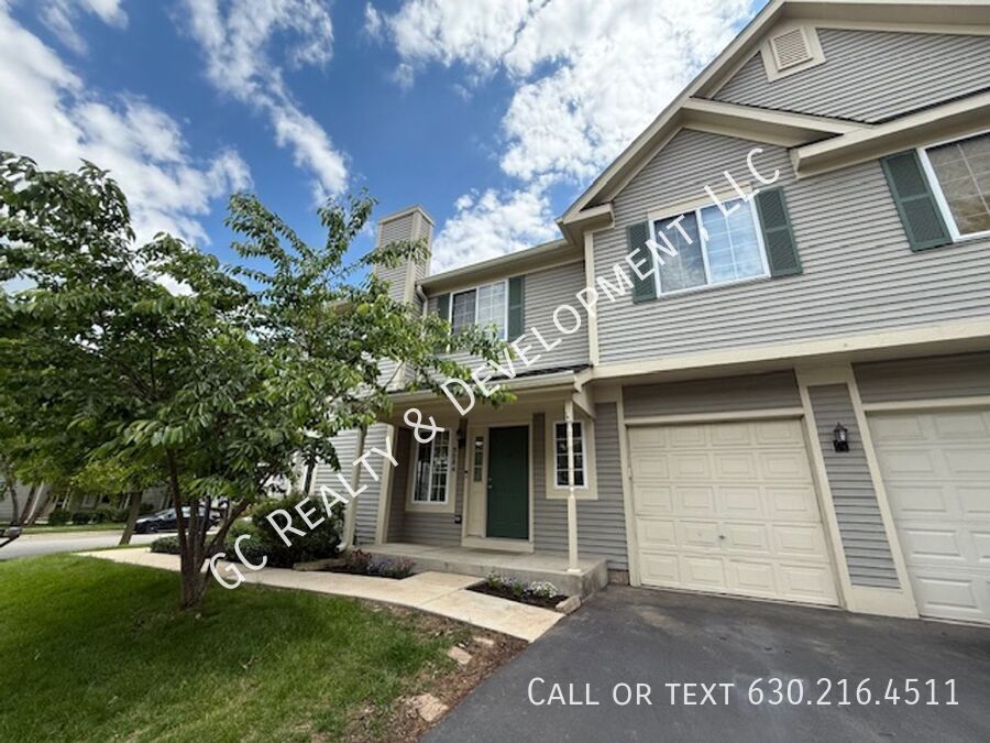 308 Windsor Ct in South Elgin, IL - Building Photo
