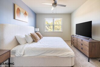 6225 Mobile Hwy, Unit B-2207 in Pensacola, FL - Foto de edificio - Building Photo