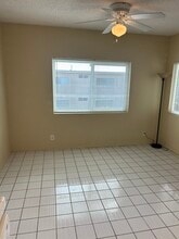 15116 S Raymond Ave, Unit 108 in Gardena, CA - Foto de edificio - Building Photo