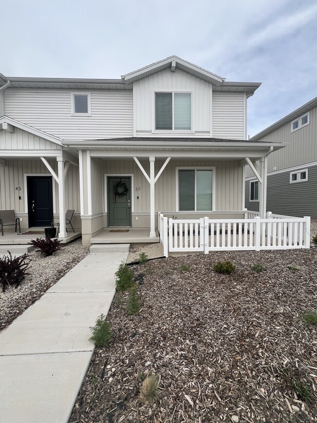 property at 37 N Veranda Ct