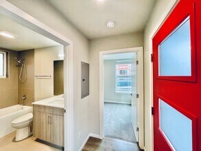 519 Martin Luther King Jr Way S in Seattle, WA - Building Photo - Building Photo