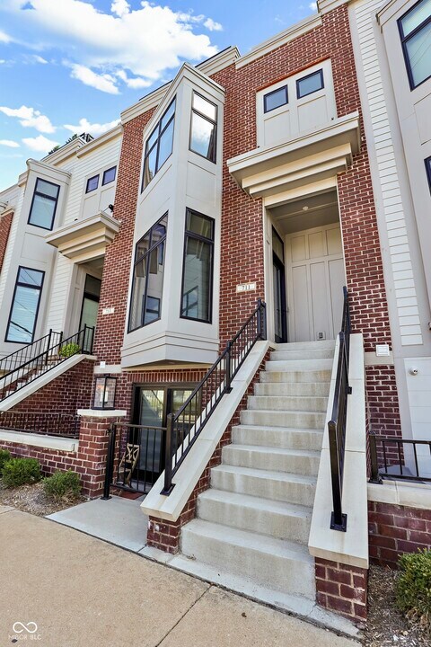 711 E 16th St in Indianapolis, IN - Building Photo