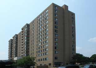 Madison Towers in Syracuse, NY - Foto de edificio - Building Photo