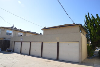 1125 E Carson St in Long Beach, CA - Building Photo - Building Photo