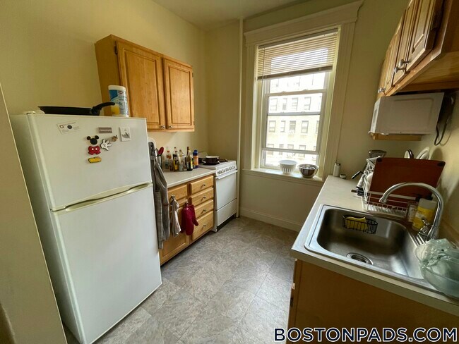 16 Queensberry St in Boston, MA - Building Photo - Building Photo