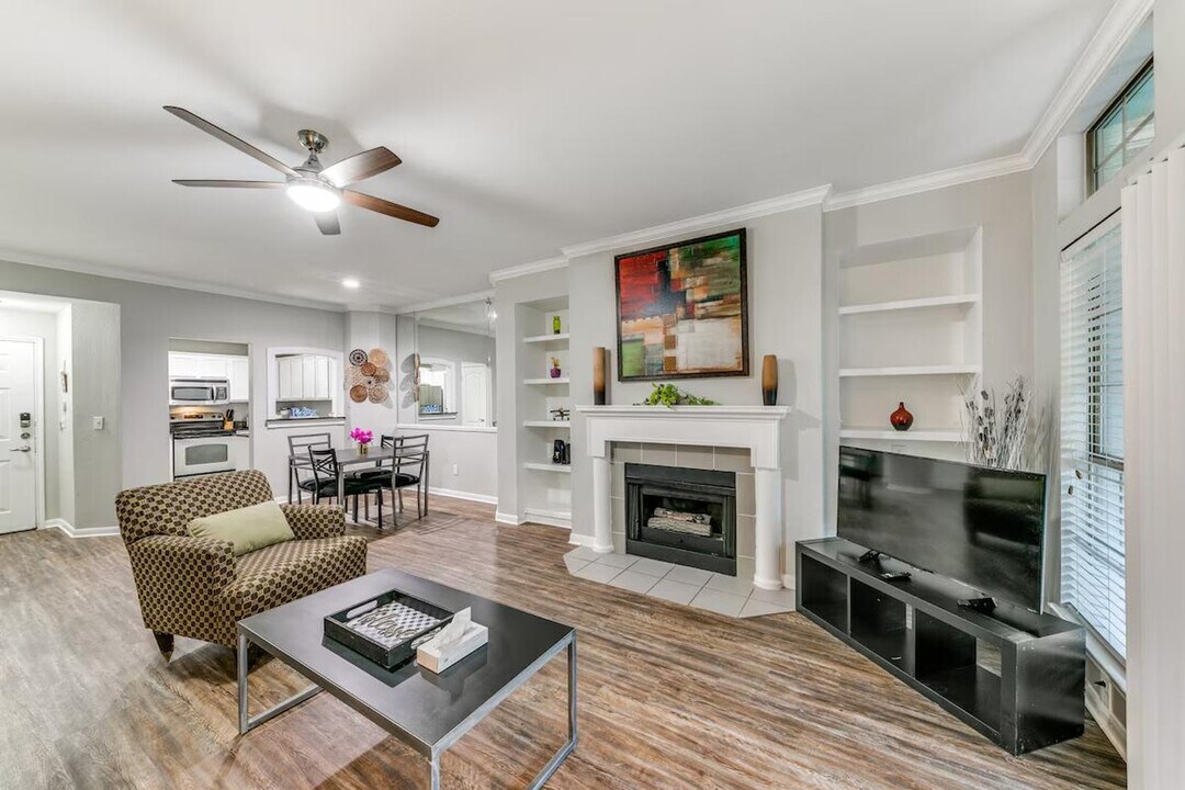 3530 Travis St in Dallas, TX - Building Photo
