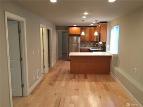 934 Martin Luther King Jr Way S, Unit B in Seattle, WA - Building Photo - Building Photo