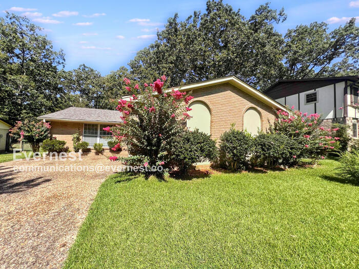 9105 Peach Tree Ln in Sherwood, AR - Building Photo