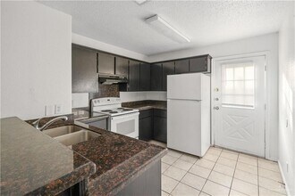 1219 W Carmen Ave in Edinburg, TX - Foto de edificio - Building Photo