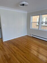 8239 W Irving Park Rd, Unit 1 in Chicago, IL - Building Photo - Building Photo