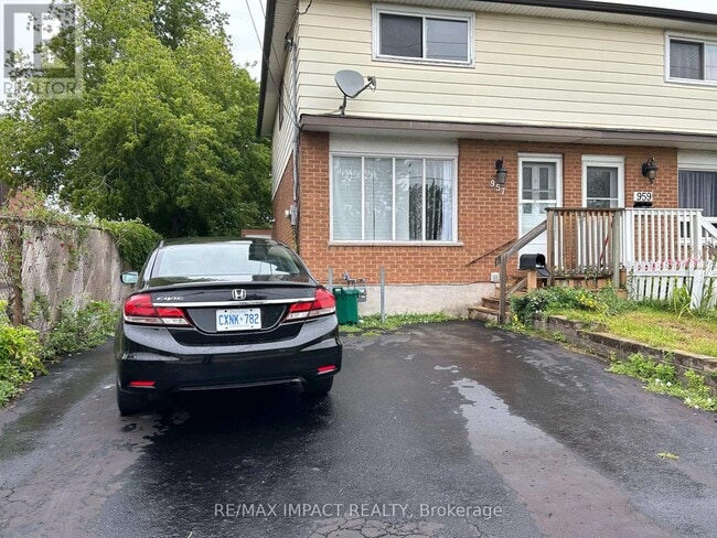 property at 957 Glen St
