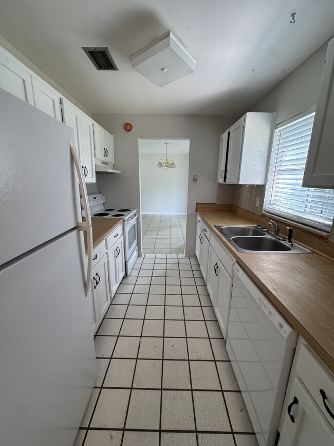 283 Almansa Rd in St. Augustine, FL - Foto de edificio - Building Photo