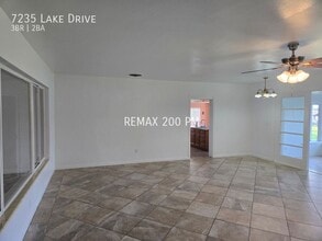 7235 Lake Dr in Orlando, FL - Building Photo - Building Photo
