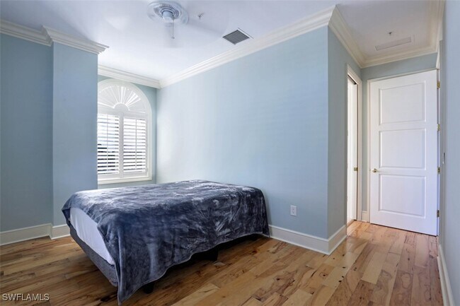 property at 900 5th Ave S